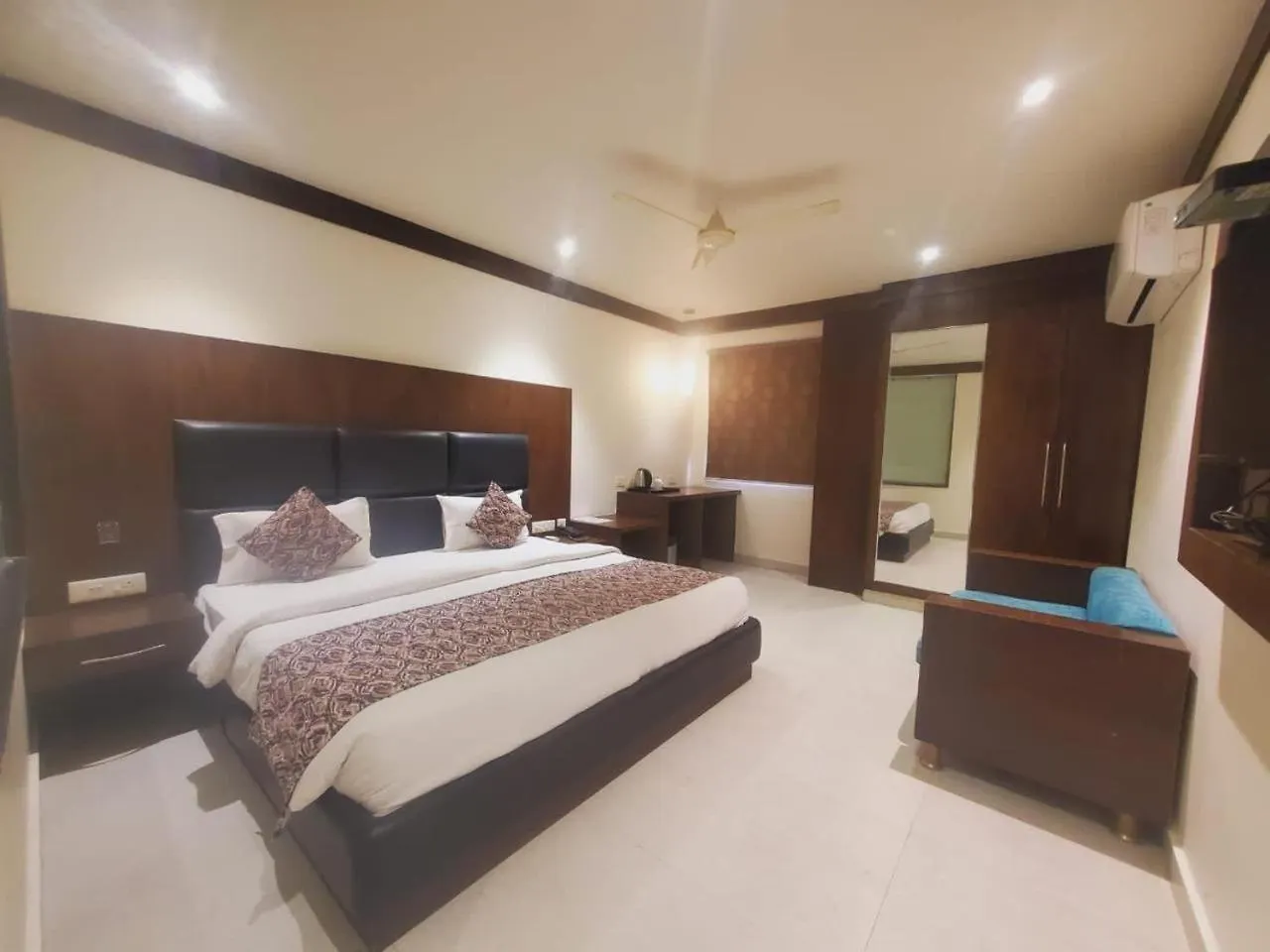 Love Kush Hotel Nagla Dhimar